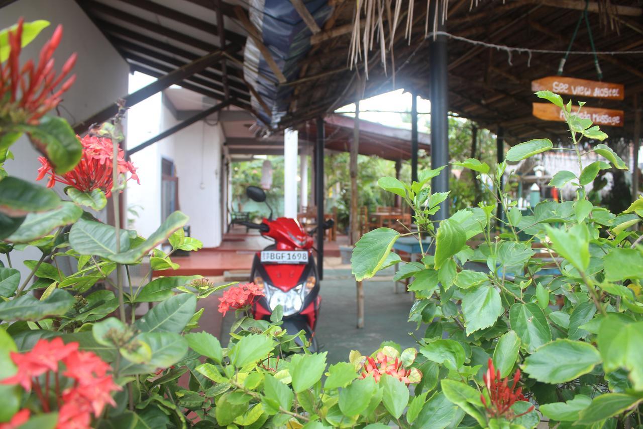 Julie Guest House Tangalle Exteriör bild