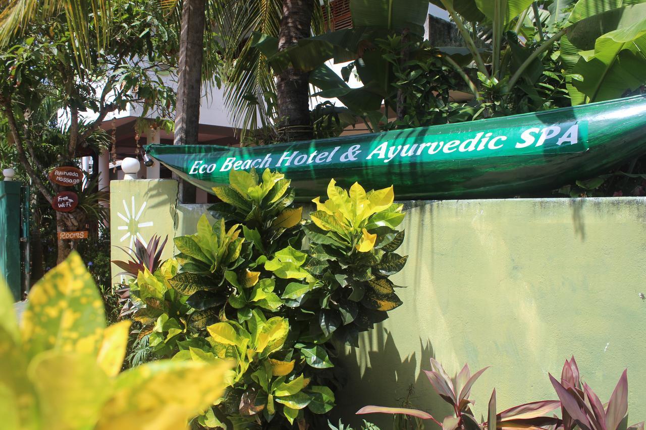 Julie Guest House Tangalle Exteriör bild