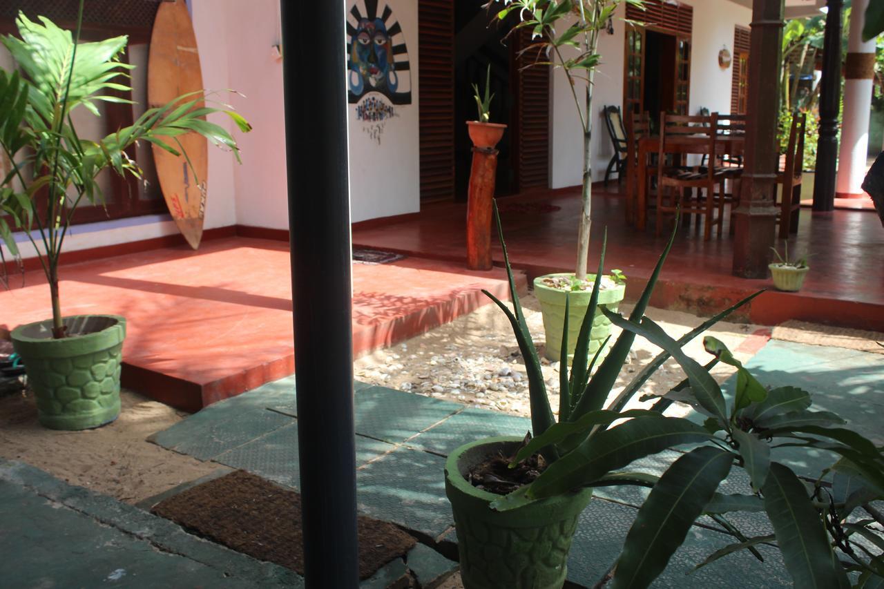 Julie Guest House Tangalle Exteriör bild
