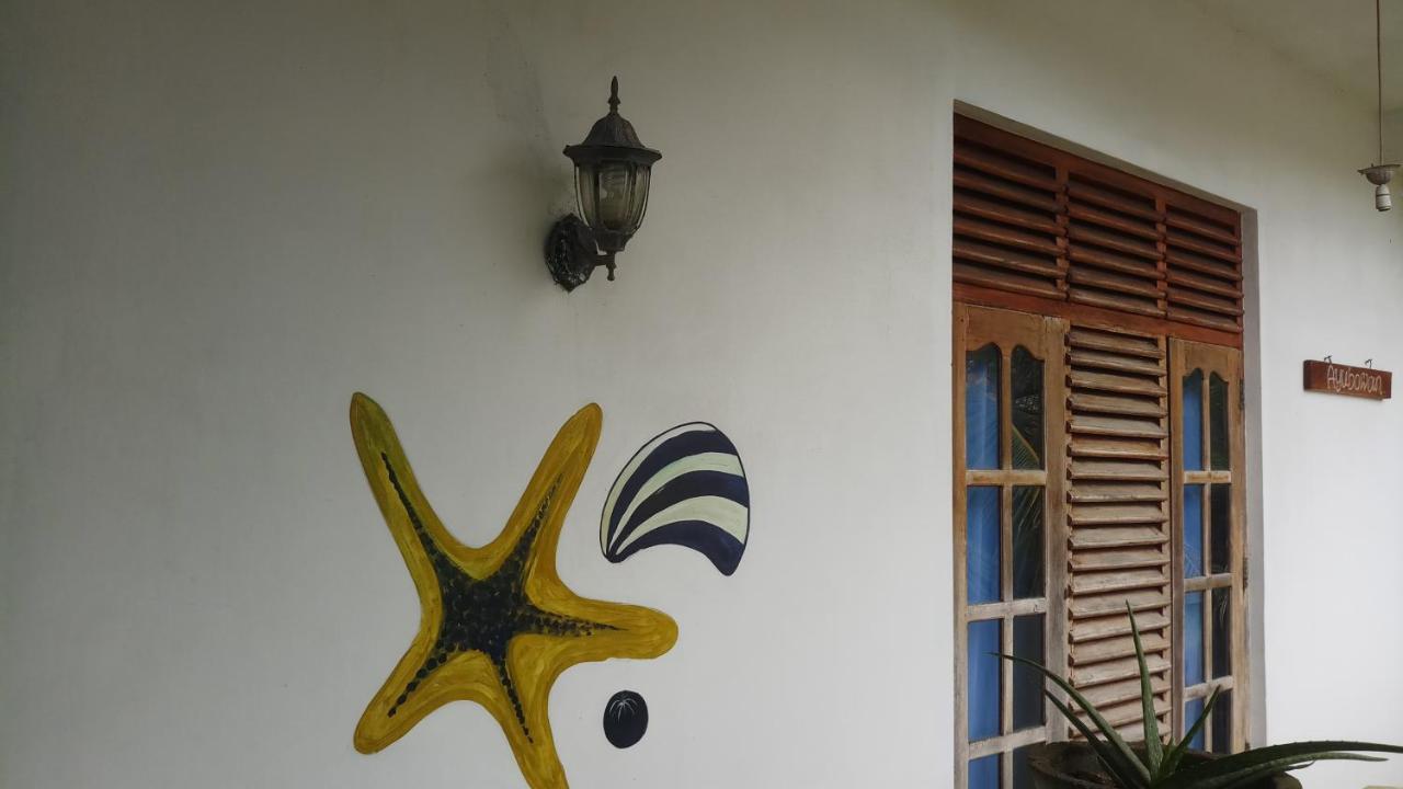 Julie Guest House Tangalle Exteriör bild