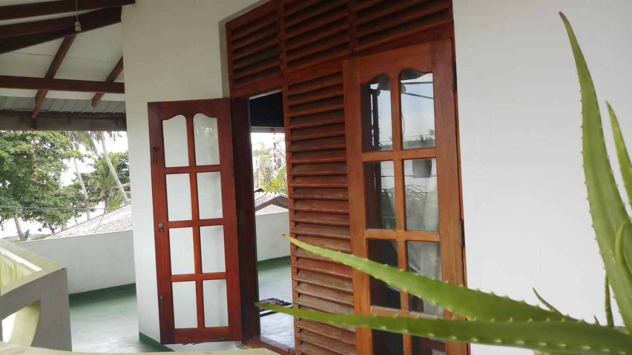 Julie Guest House Tangalle Exteriör bild
